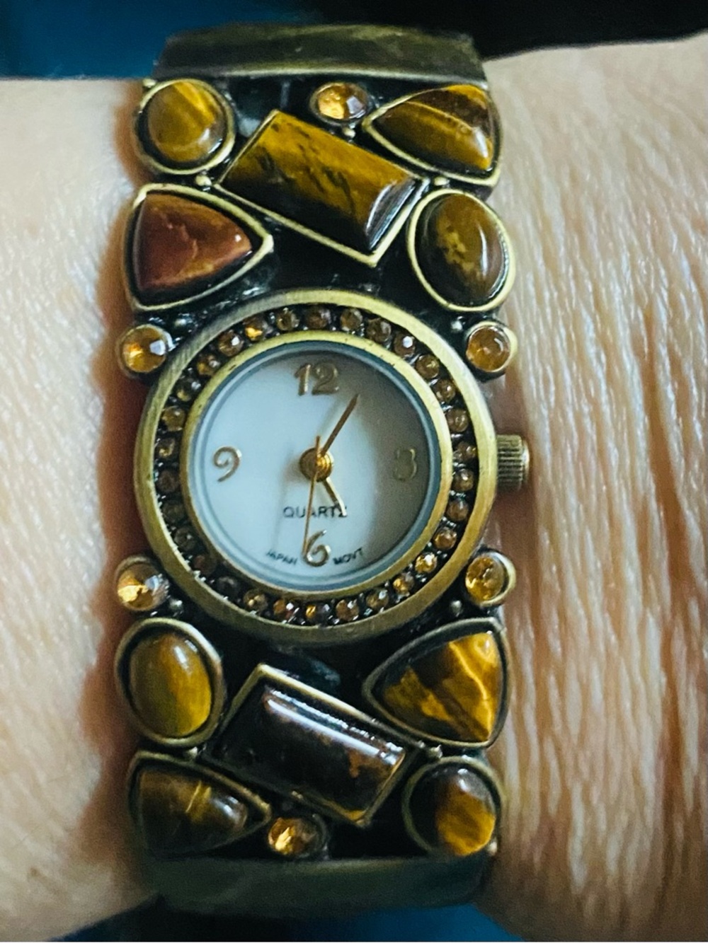 Vintage style women's quartz cuff watch featuring tigers eye stones. - Picture 2 of 3